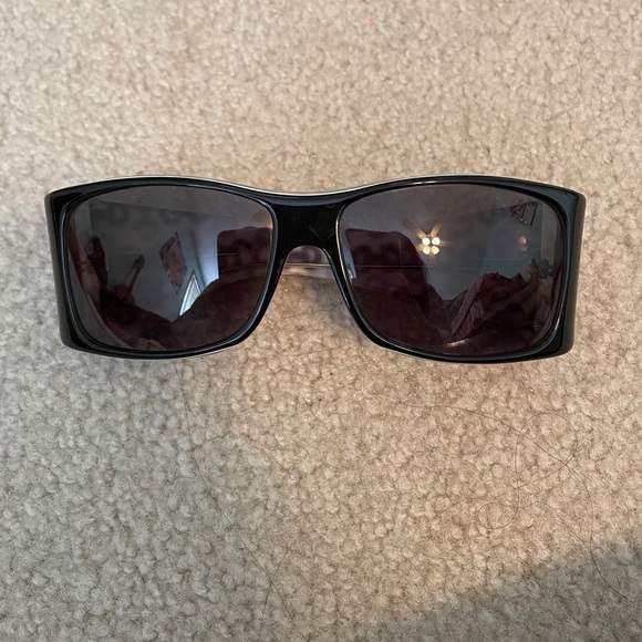 Gucci sunglasses main image 4
